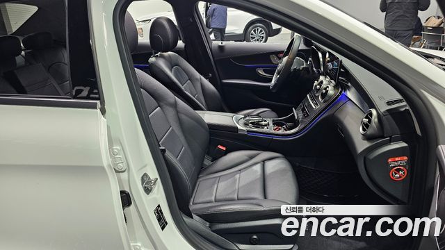 Mercedes-Benz C-Class 2019 — photo 10