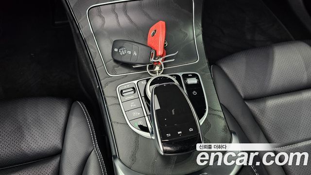 Mercedes-Benz C-Class 2019 — photo 15