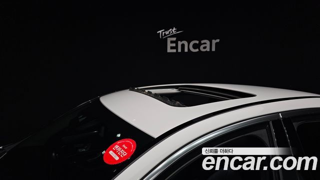 Mercedes-Benz C-Class 2019 — photo 17