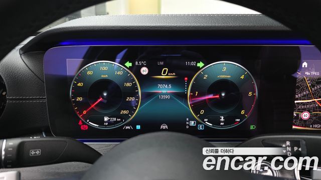 Mercedes-Benz E-Class 2021 — photo 8