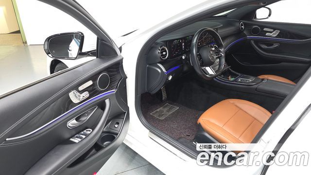 Mercedes-Benz E-Class 2021 — photo 12