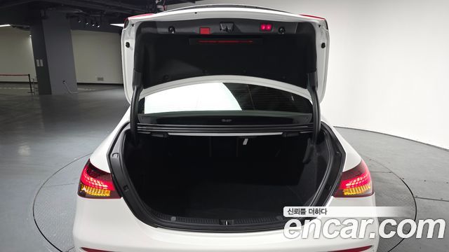 Mercedes-Benz E-Class 2021 — photo 20