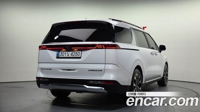 Kia Canival 2021 — photo 2