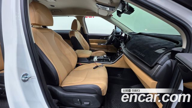 Kia Canival 2021 — photo 10