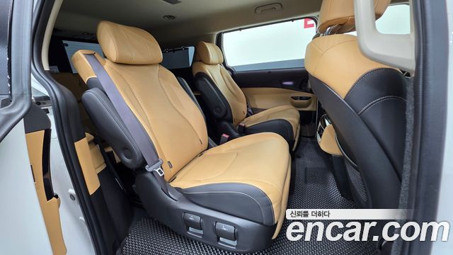 Kia Canival 2021 — photo 19