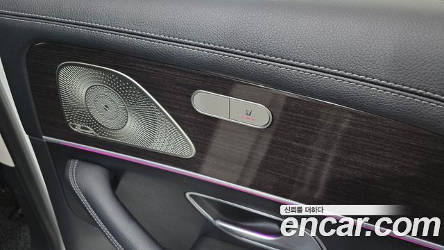 Mercedes-Benz GLE-Class 2022 — photo 18