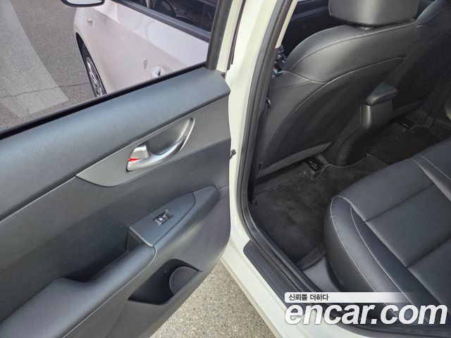 Kia K3 2021 — photo 14