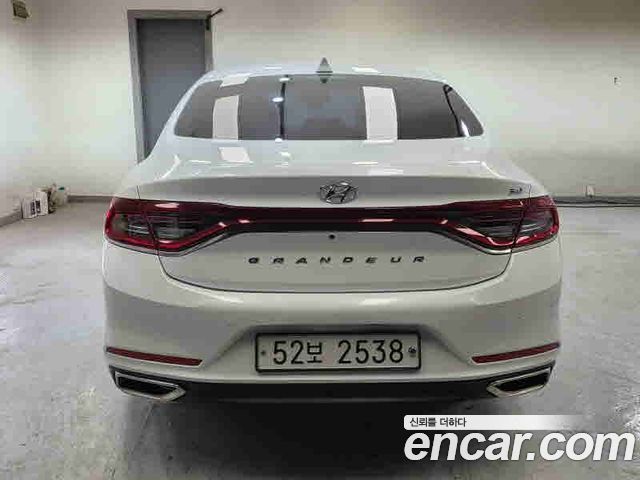 Hyundai Grandeur 2017 — photo 8