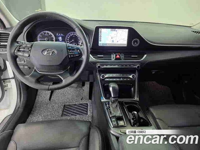 Hyundai Grandeur 2017 — photo 18