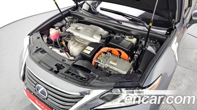 Lexus ES 2018 — photo 6