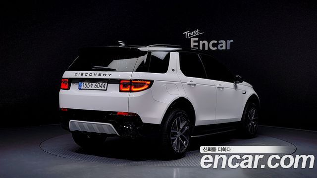 Land Rover Discovery Sport 2025 — photo 2