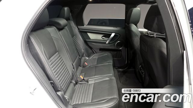 Land Rover Discovery Sport 2025 — photo 12