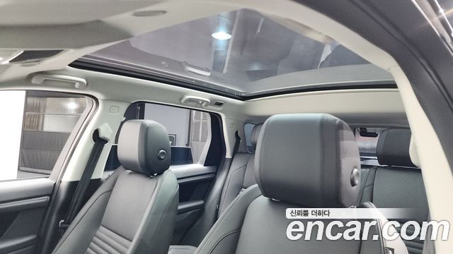 Land Rover Discovery Sport 2025 — photo 18