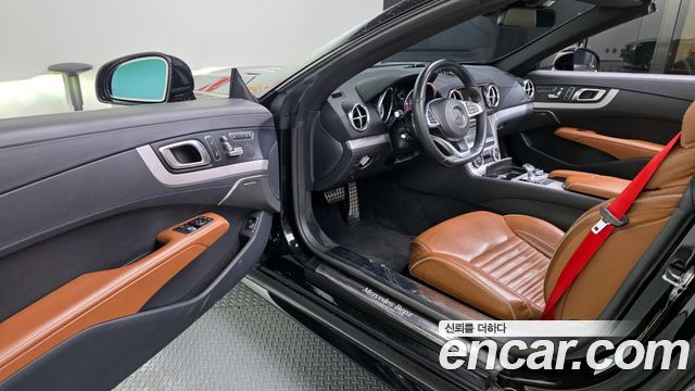 Mercedes-Benz SL-Class 2019 — photo 10