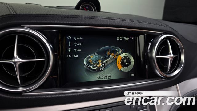 Mercedes-Benz SL-Class 2019 — photo 16