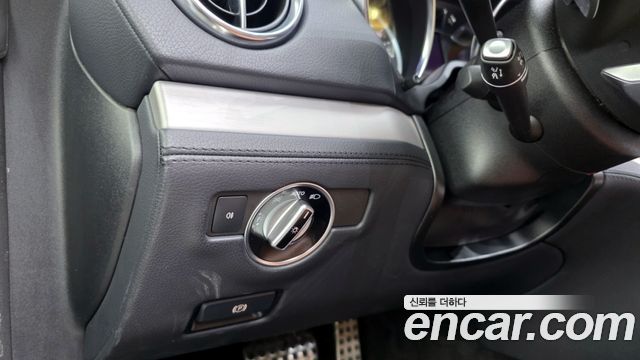 Mercedes-Benz SL-Class 2019 — photo 17
