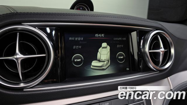 Mercedes-Benz SL-Class 2019 — photo 19