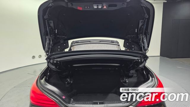 Mercedes-Benz SL-Class 2019 — photo 20