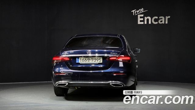 Mercedes-Benz E-Class 2021 — photo 4