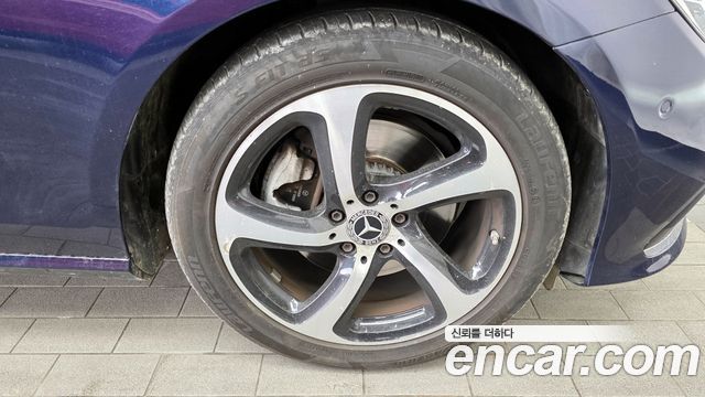 Mercedes-Benz E-Class 2021 — photo 5