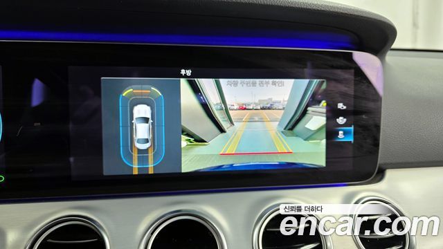 Mercedes-Benz E-Class 2021 — photo 15