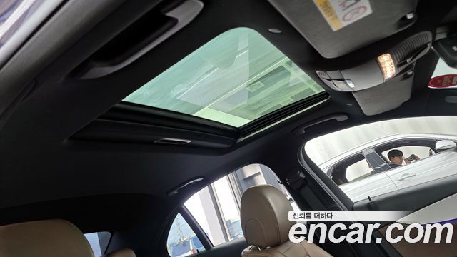Mercedes-Benz E-Class 2021 — photo 17