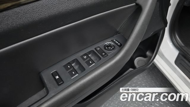 Hyundai Sonata 2016 — photo 17