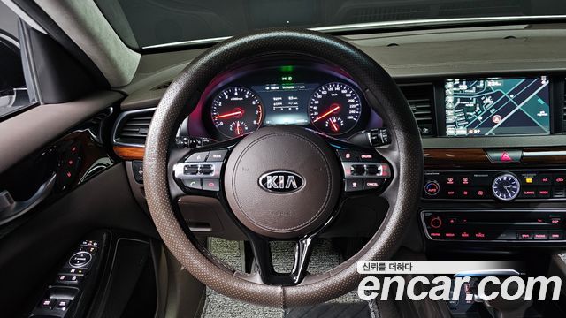 Kia K7 2016 — photo 13