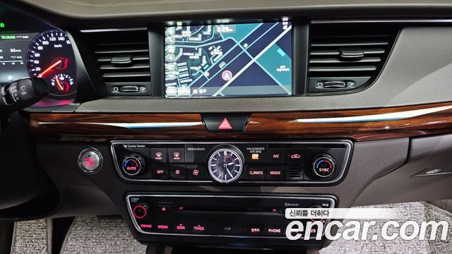 Kia K7 2016 — photo 15