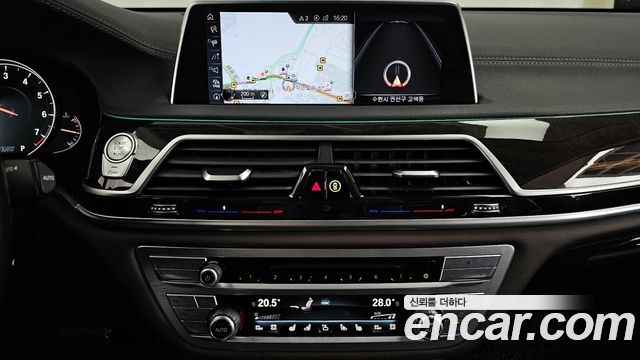 BMW 7-Series 2016 — photo 14