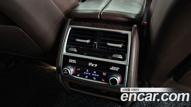 BMW 7-Series 2016 — photo 19