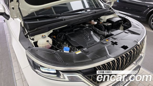 Kia Canival 2023 — photo 6