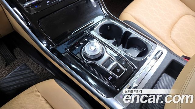 Kia Canival 2023 — photo 9