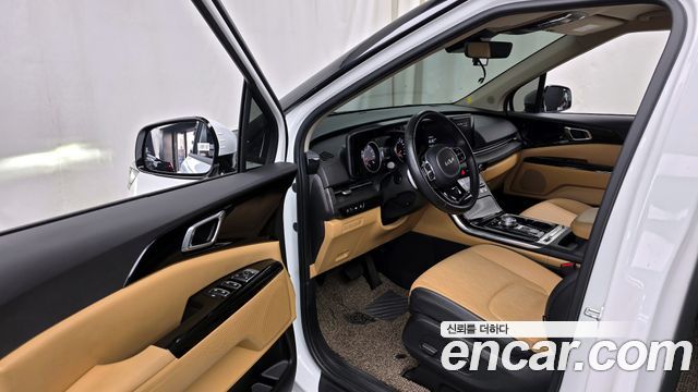 Kia Canival 2023 — photo 10