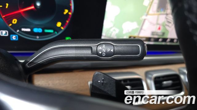 Mercedes-Benz GLE-Class 2019 — photo 9