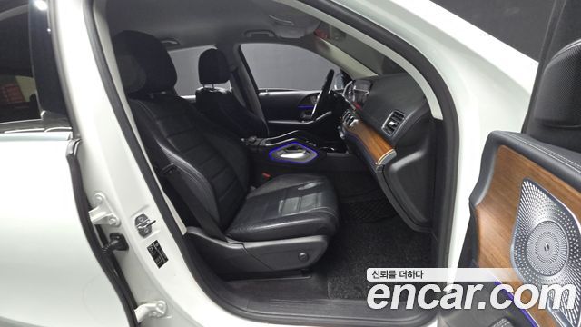 Mercedes-Benz GLE-Class 2019 — photo 11