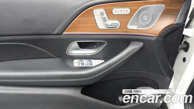 Mercedes-Benz GLE-Class 2019 — photo 19