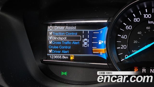 Ford Explorer 2017 — photo 17