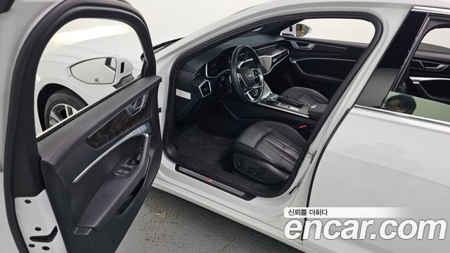 Audi A6 2022 — photo 11