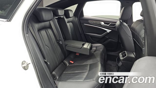 Audi A6 2022 — photo 12