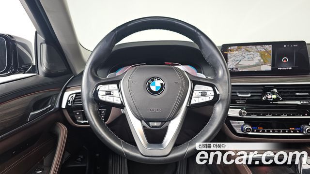 BMW 5-Series 2020 — photo 13