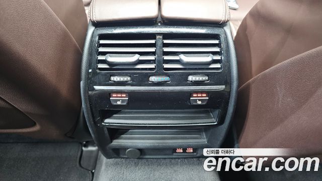 BMW 5-Series 2020 — photo 18