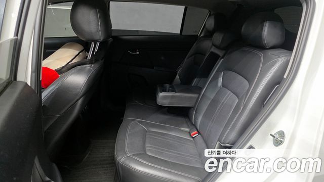 Kia Sportage 2016 — photo 12