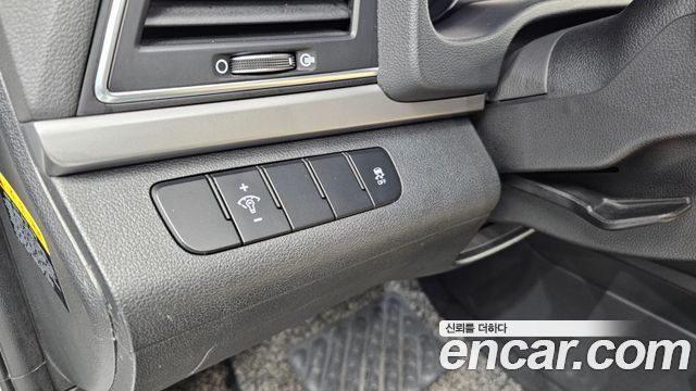Hyundai AVANTE 2016 — photo 17