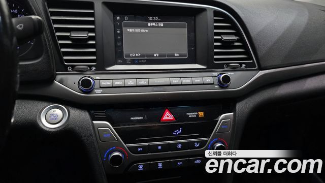Hyundai AVANTE 2016 — photo 14