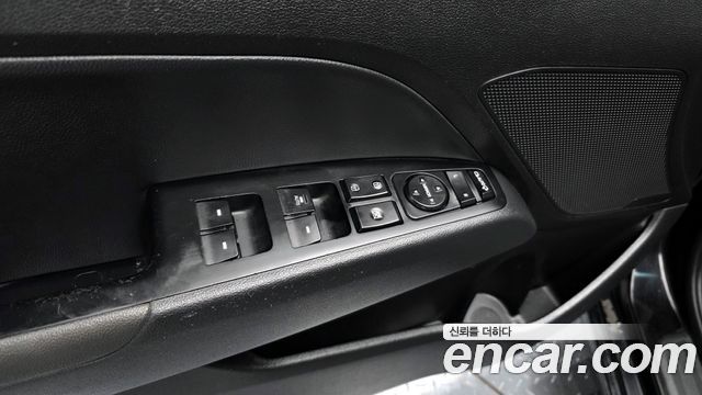 Hyundai AVANTE 2016 — photo 17