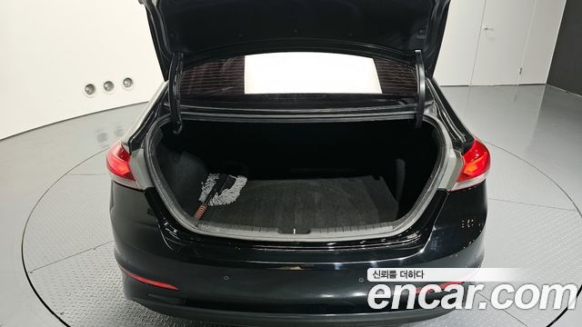 Hyundai AVANTE 2016 — photo 20