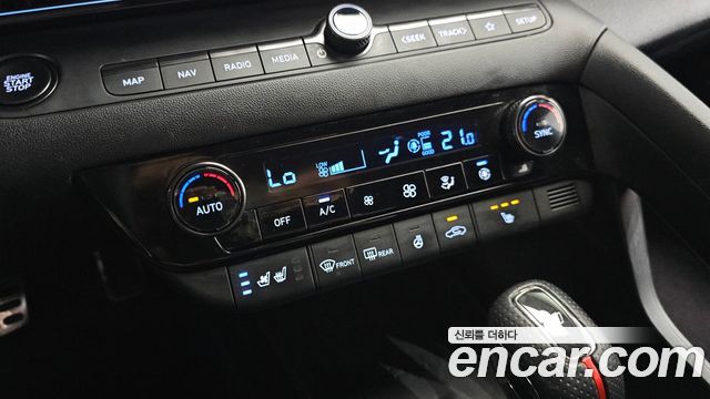 Hyundai AVANTE 2022 — photo 18