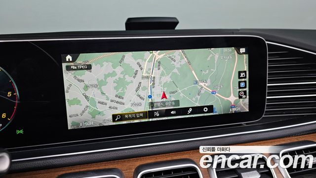 Mercedes-Benz GLS-Class 2021 — photo 14