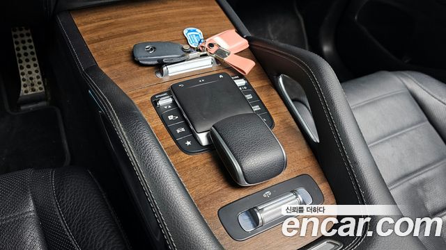 Mercedes-Benz GLS-Class 2021 — photo 18